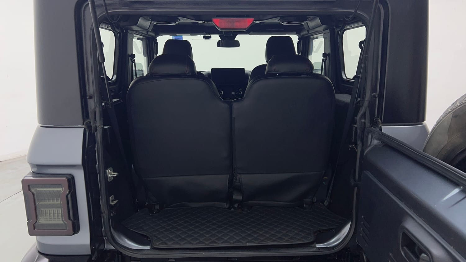 Used 2021 mahindra Thar LX Hard Top Petrol AT 4WD Petrol Automatic interior DICKY INSIDE VIEW