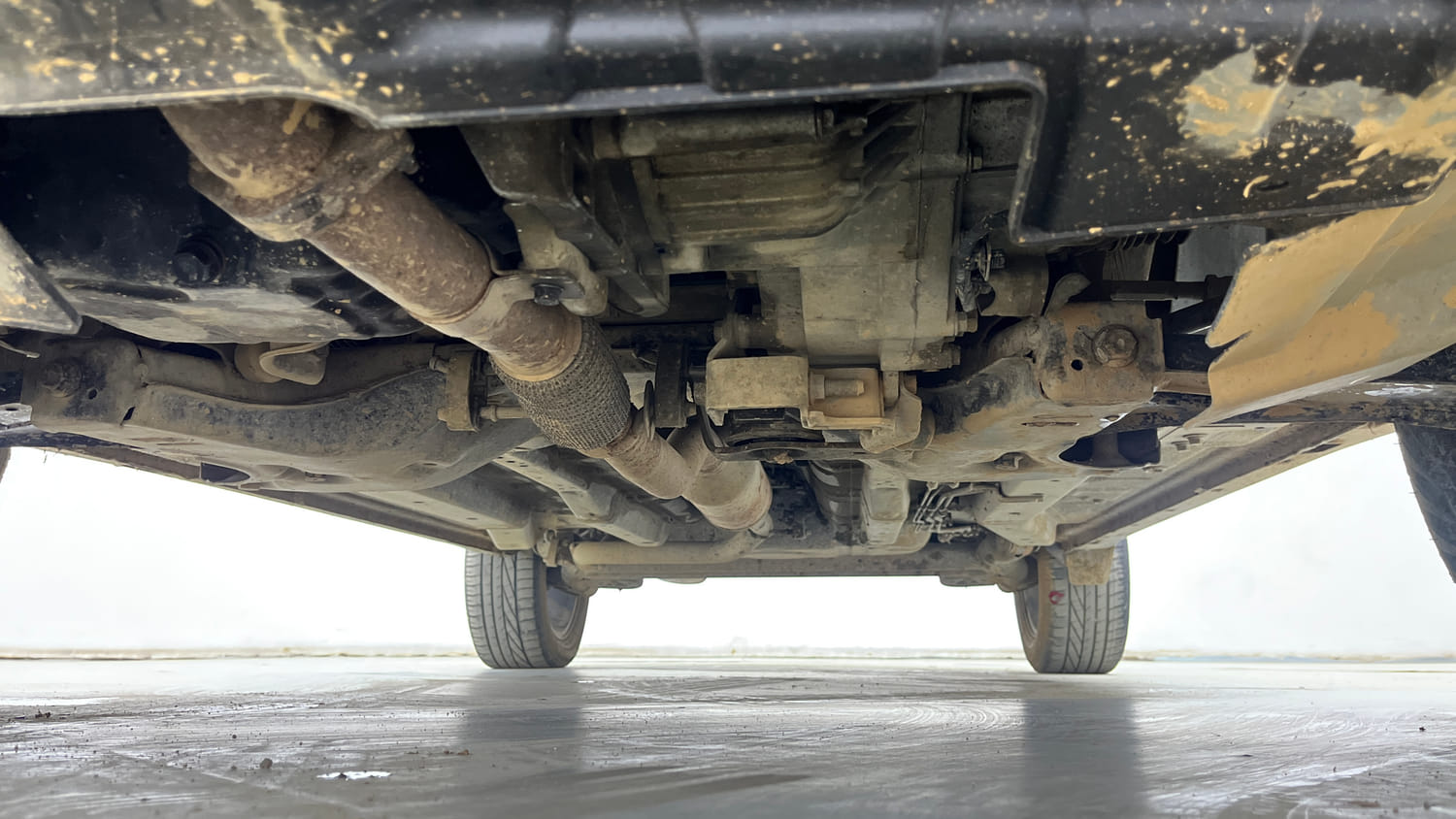 Used 2020 Tata Nexon XZA Plus Petrol Automatic extra FRONT LEFT UNDERBODY VIEW