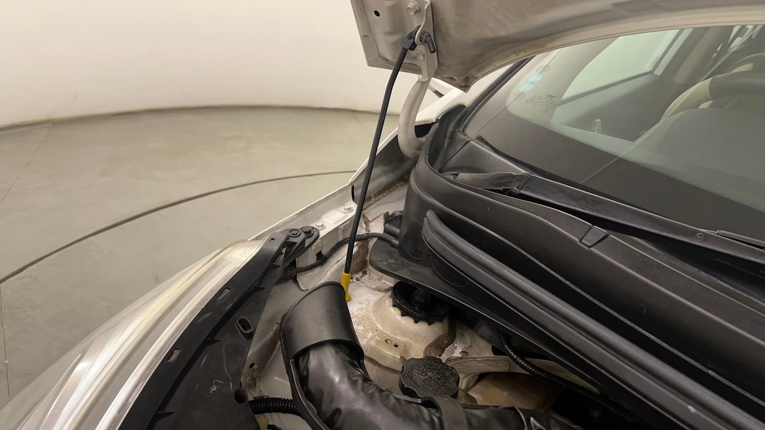 Used 2019 Hyundai Grand i10 Sportz 1.2 Kappa VTVT Petrol Manual engine ENGINE RIGHT SIDE HINGE & APRON VIEW