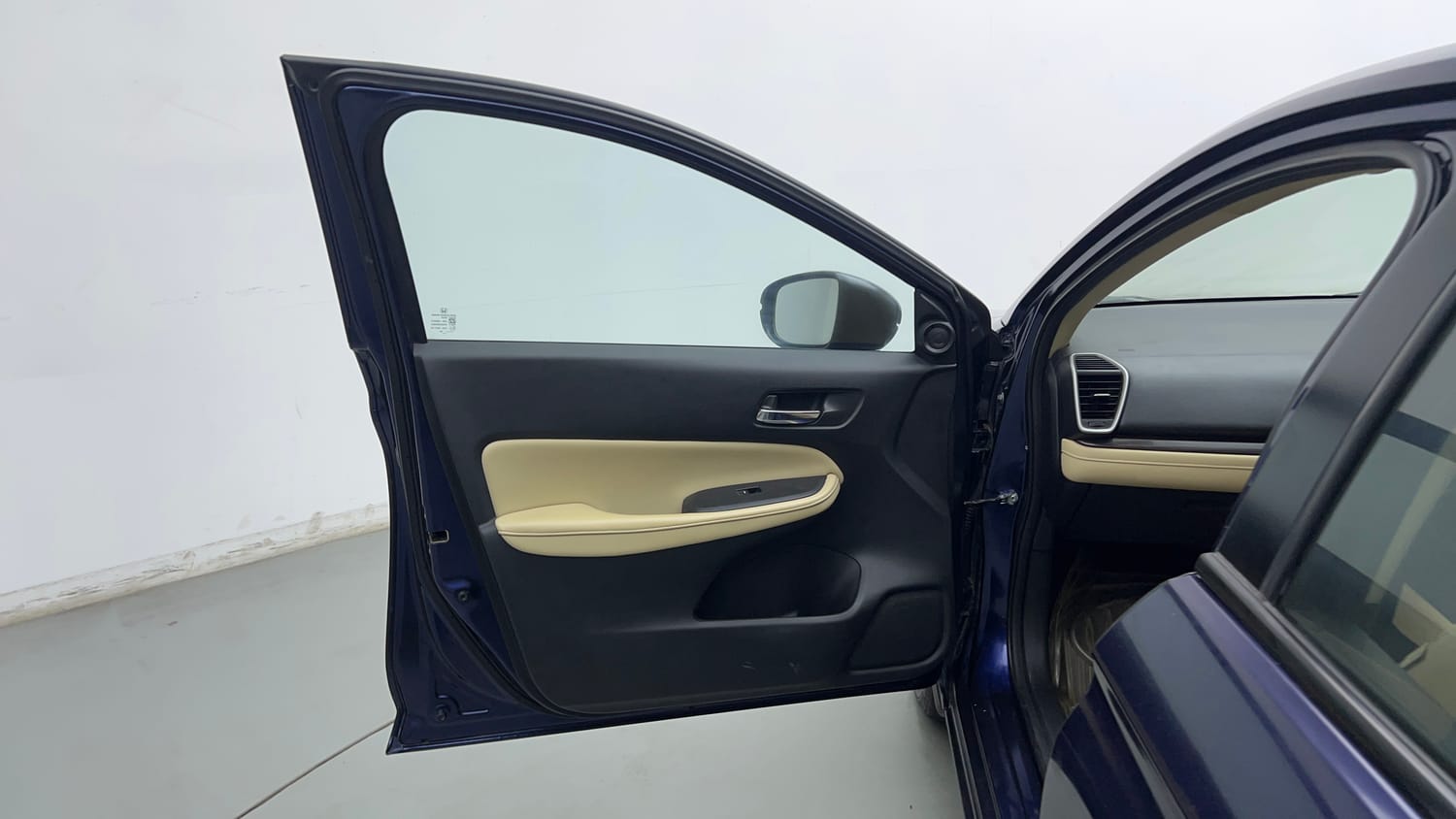 Used 2023 Honda City ZX Petrol MT Petrol Manual interior LEFT FRONT DOOR OPEN VIEW