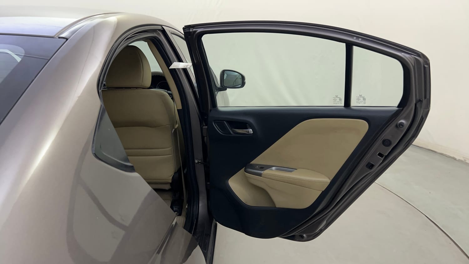 Used 2015 Honda City VX CVT Petrol Automatic interior RIGHT REAR DOOR OPEN VIEW