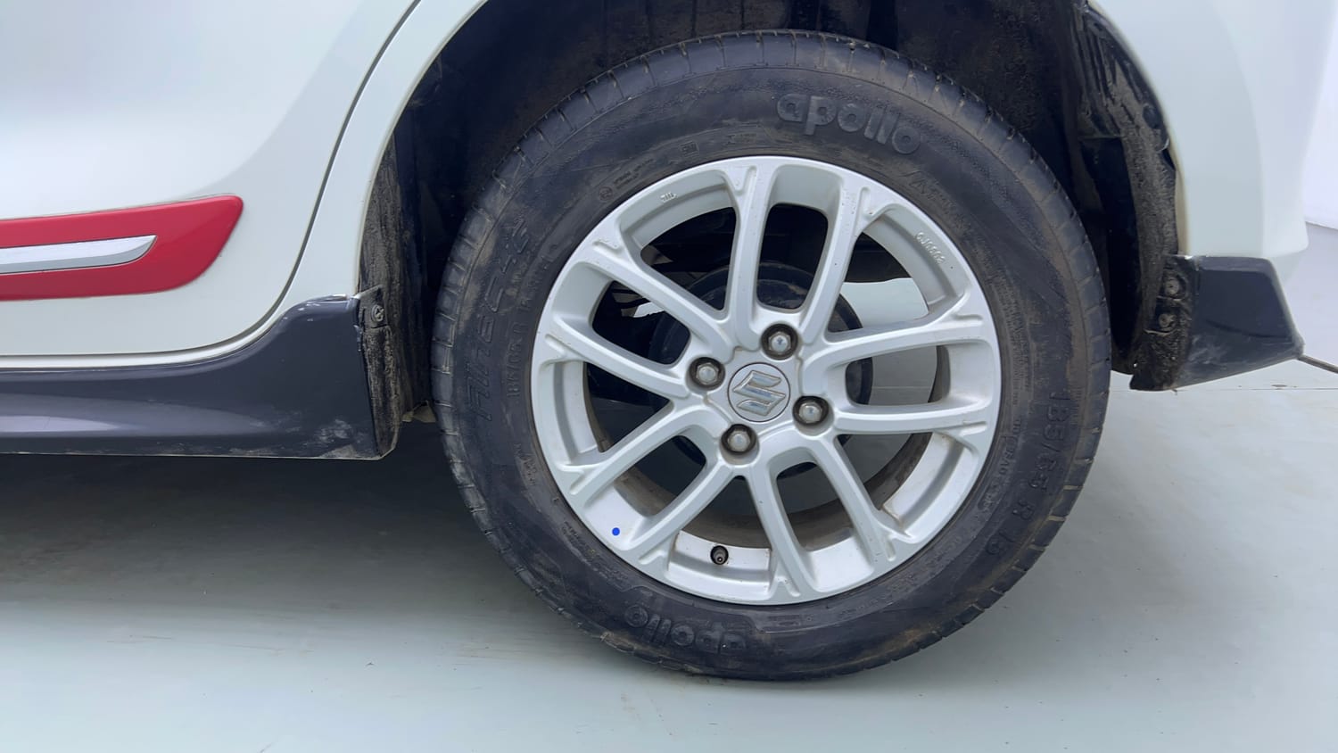 Used 2018 Maruti Suzuki Swift ZXi AMT Petrol Automatic tyres LEFT REAR TYRE RIM VIEW