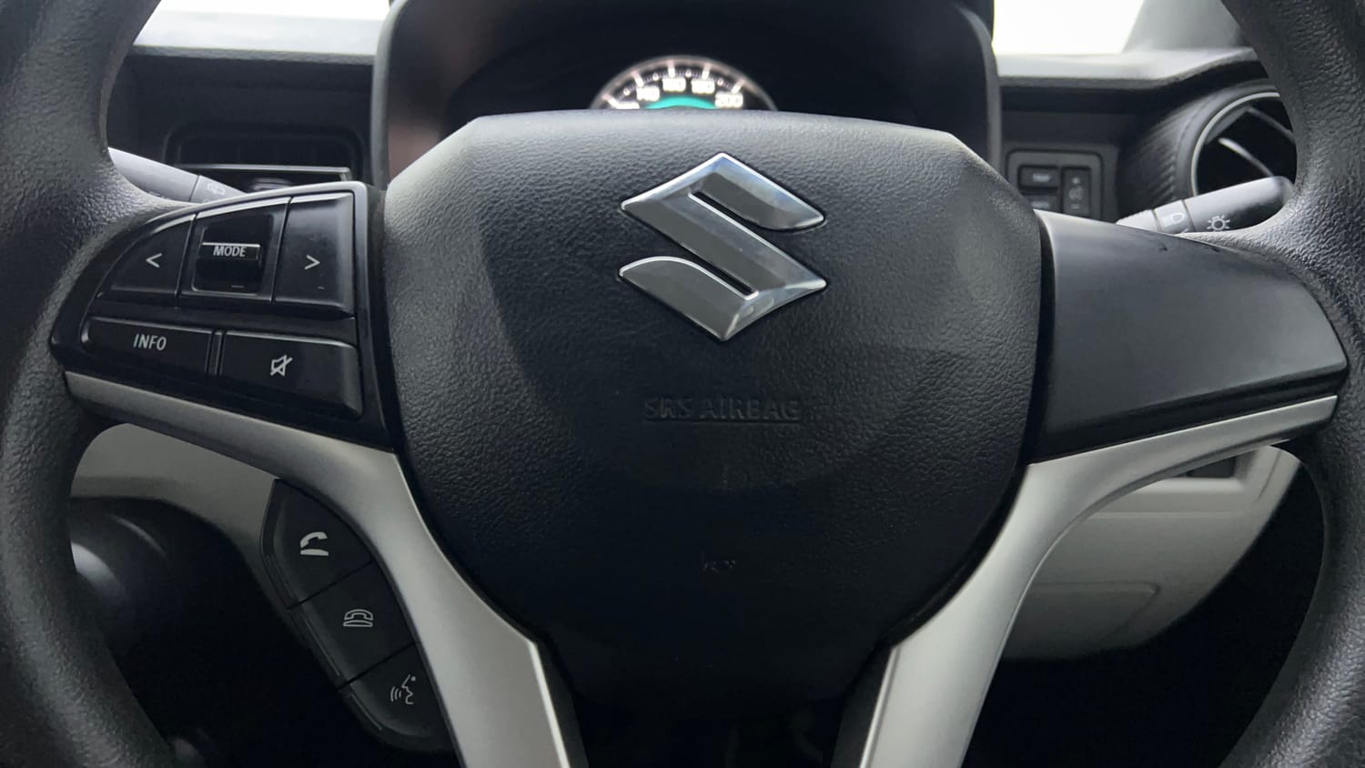Used 2025 Maruti Suzuki Ignis Zeta 1.2 MT Petrol Manual top_features Airbags
