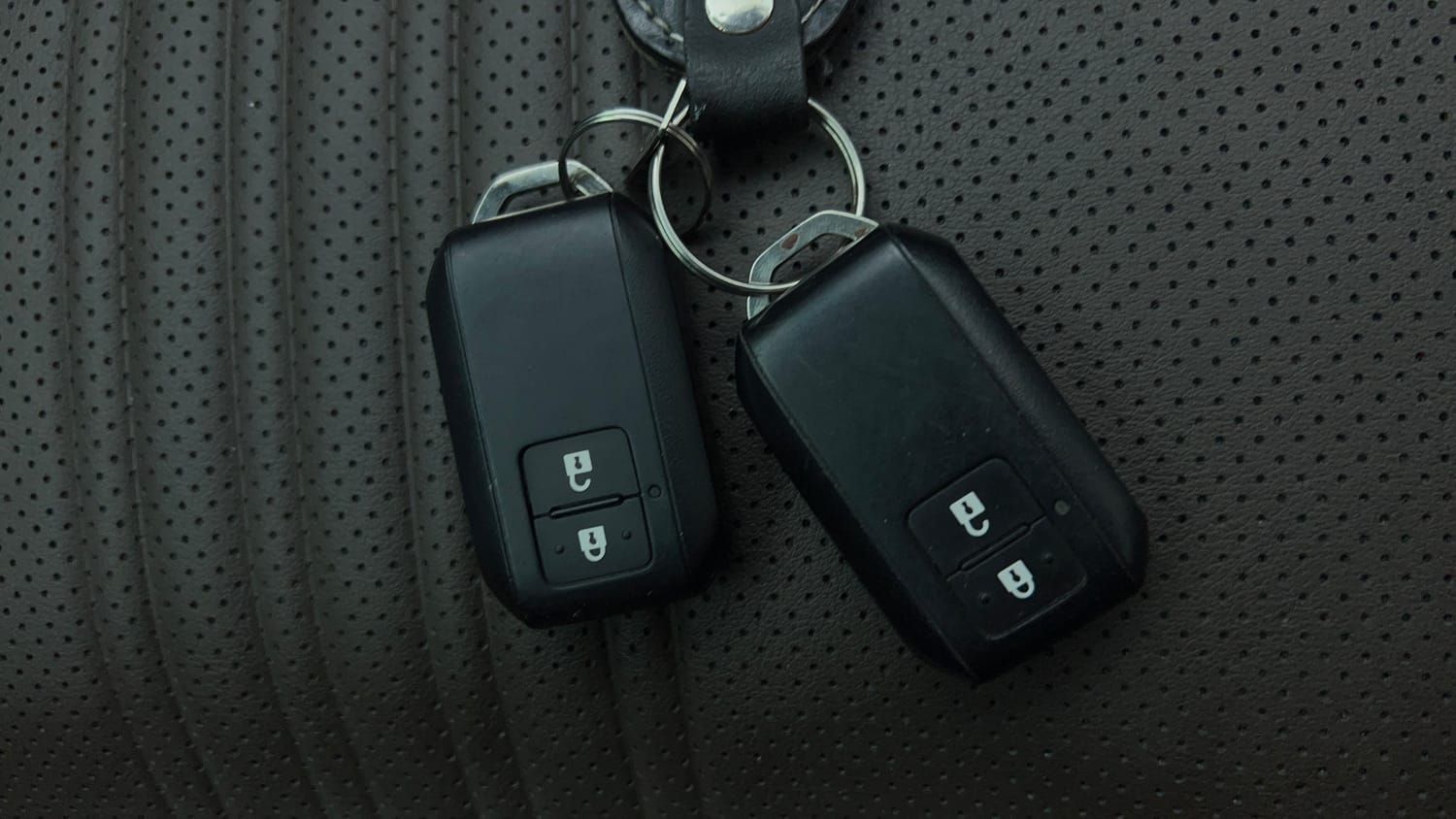 Used 2025 Toyota Urban Cruiser Hyryder V Hybrid Hybrid Automatic extra CAR KEY VIEW