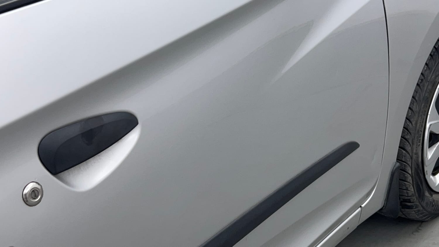 Used 2015 Hyundai Eon Magna + Petrol Manual dents MINOR DENT