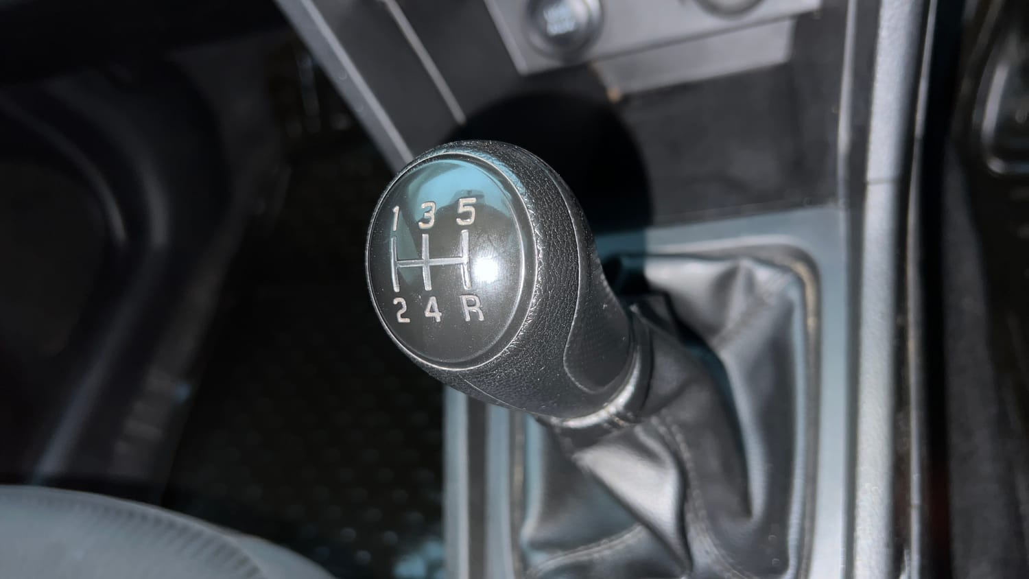 Used 2021 maruti-suzuki Vitara Brezza LXi Petrol Manual interior GEAR  KNOB VIEW