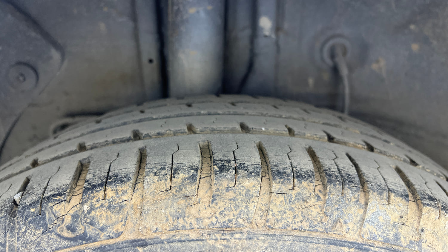 Used 2017 Hyundai Elite i20 Sportz 1.2 Petrol Manual tyres RIGHT REAR TYRE TREAD VIEW