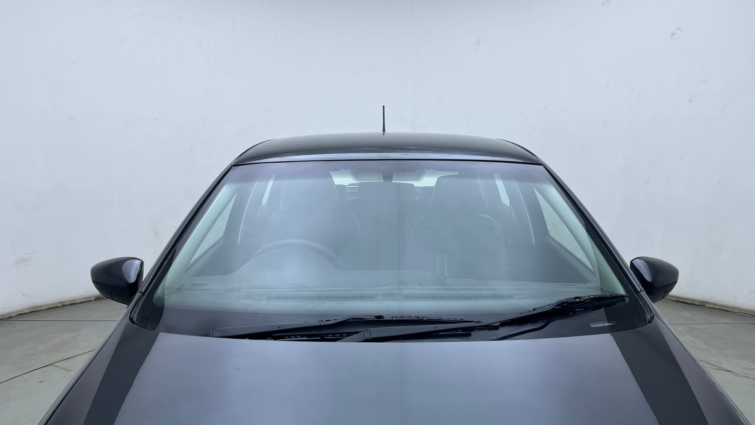 Used 2020 Volkswagen Polo Comfortline 1.0L (P) Petrol Manual exterior FRONT WINDSHIELD VIEW