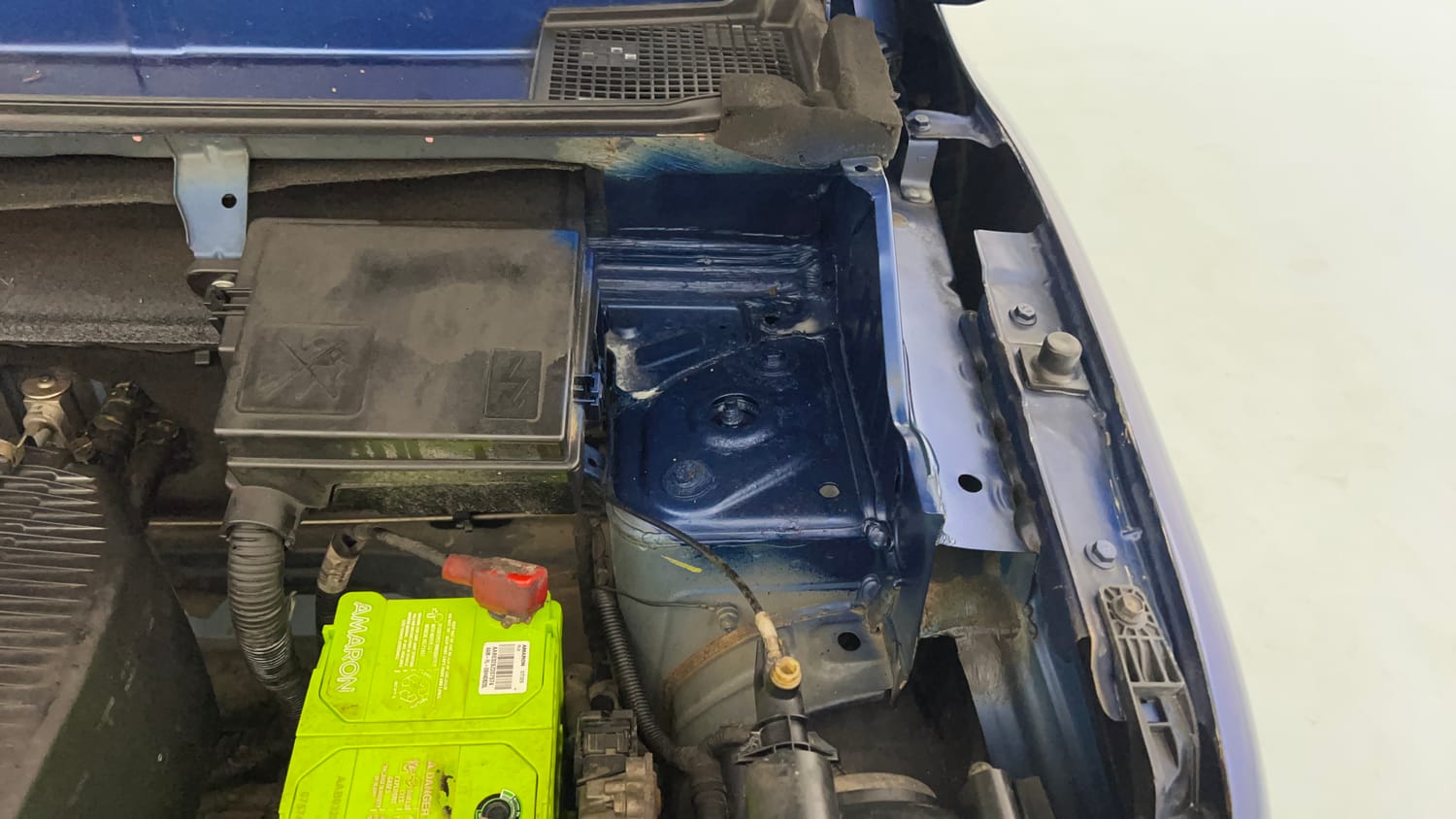 Used 2017 Renault Kwid CLIMBER 1.0 AMT Petrol Automatic engine ENGINE LEFT SIDE HINGE & APRON VIEW
