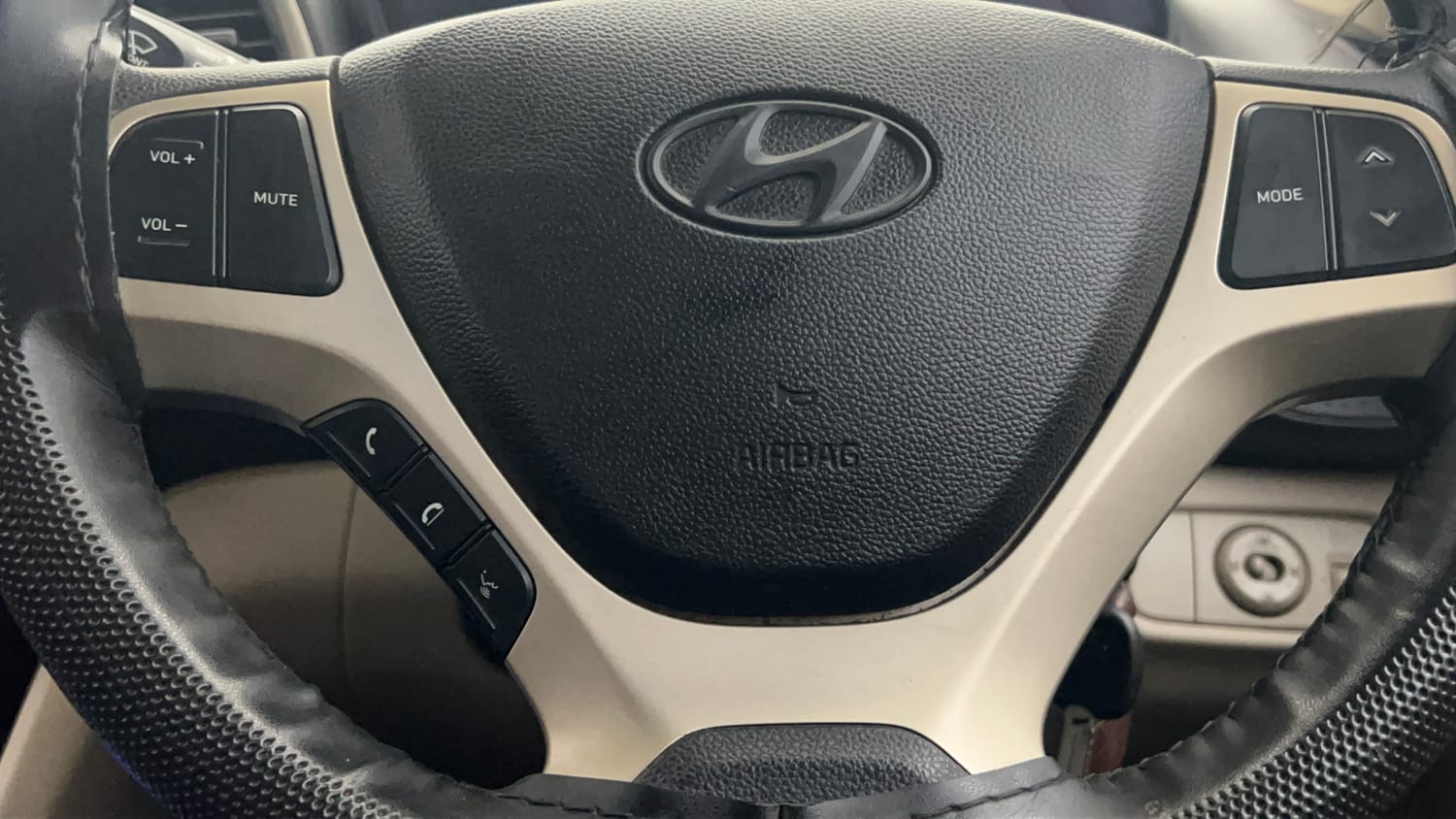 Used 2019 Hyundai Santro Sportz AMT Petrol Automatic top_features Airbags