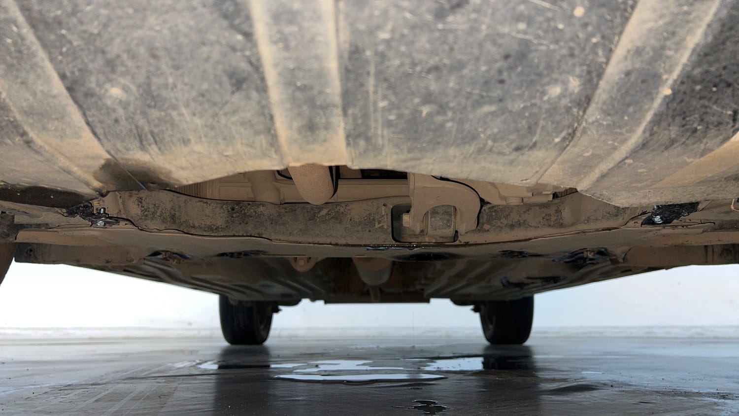 Used 2022 maruti-suzuki Vitara Brezza VXi Petrol Manual extra FRONT LEFT UNDERBODY VIEW