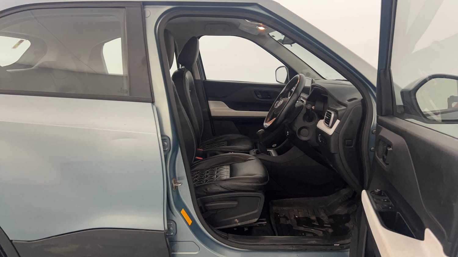 Used 2022 Tata Punch Accomplished MT Petrol Manual interior RIGHT SIDE FRONT DOOR CABIN VIEW