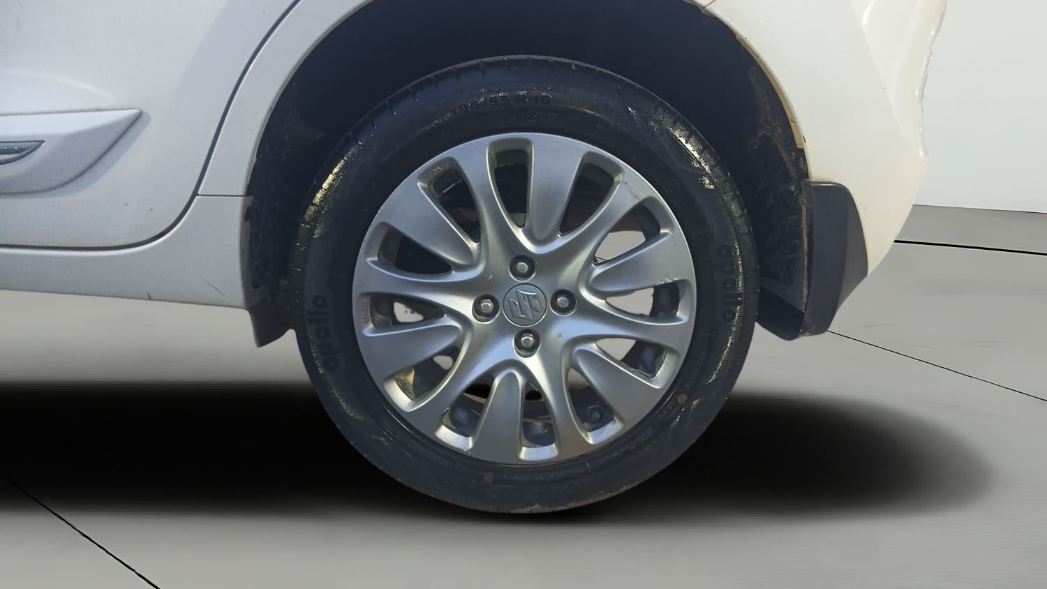 Used 2018 Maruti Suzuki Baleno Zeta 1.2 Petrol Manual tyres LEFT REAR TYRE RIM VIEW