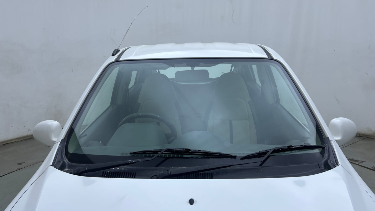 Used 2014 Maruti Suzuki Alto 800 Lxi Petrol Manual exterior FRONT WINDSHIELD VIEW