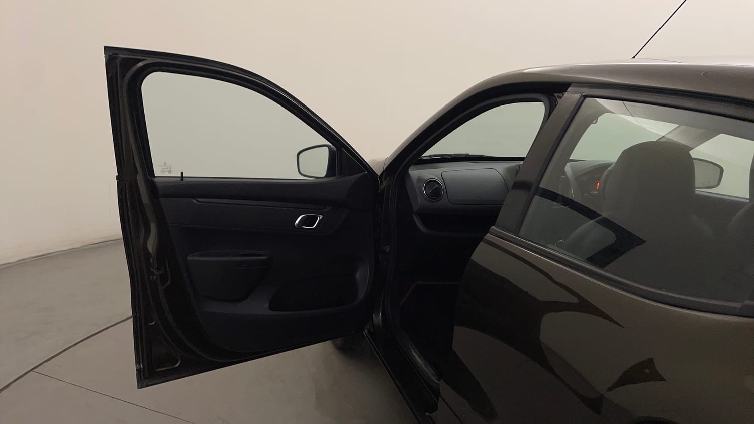 Used 2018 Renault Kwid 1.0 RXT AMT Petrol Automatic interior LEFT FRONT DOOR OPEN VIEW