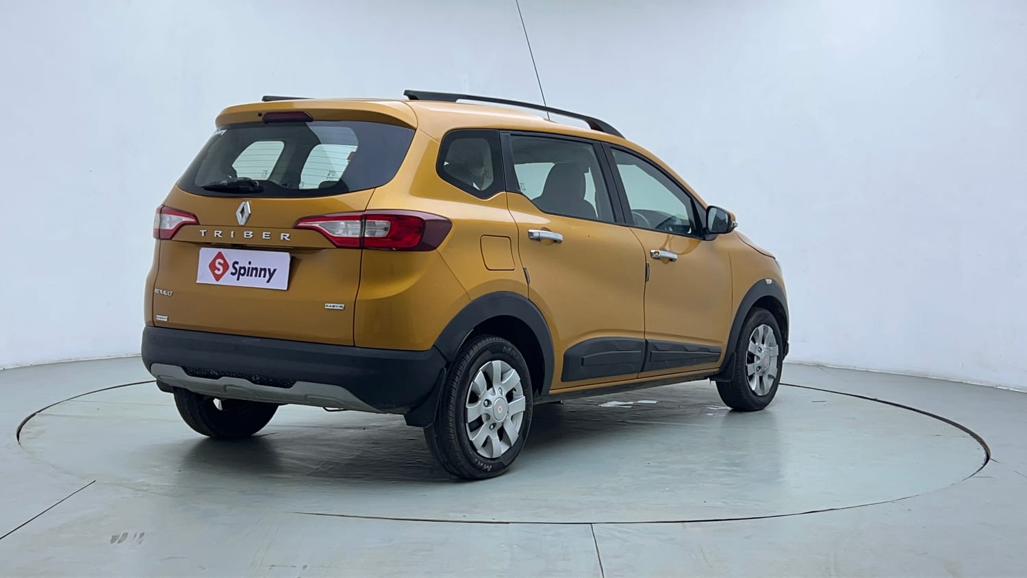 Used 2020 Renault Triber RXZ EASY-R AMT Petrol Automatic exterior RIGHT REAR CORNER VIEW