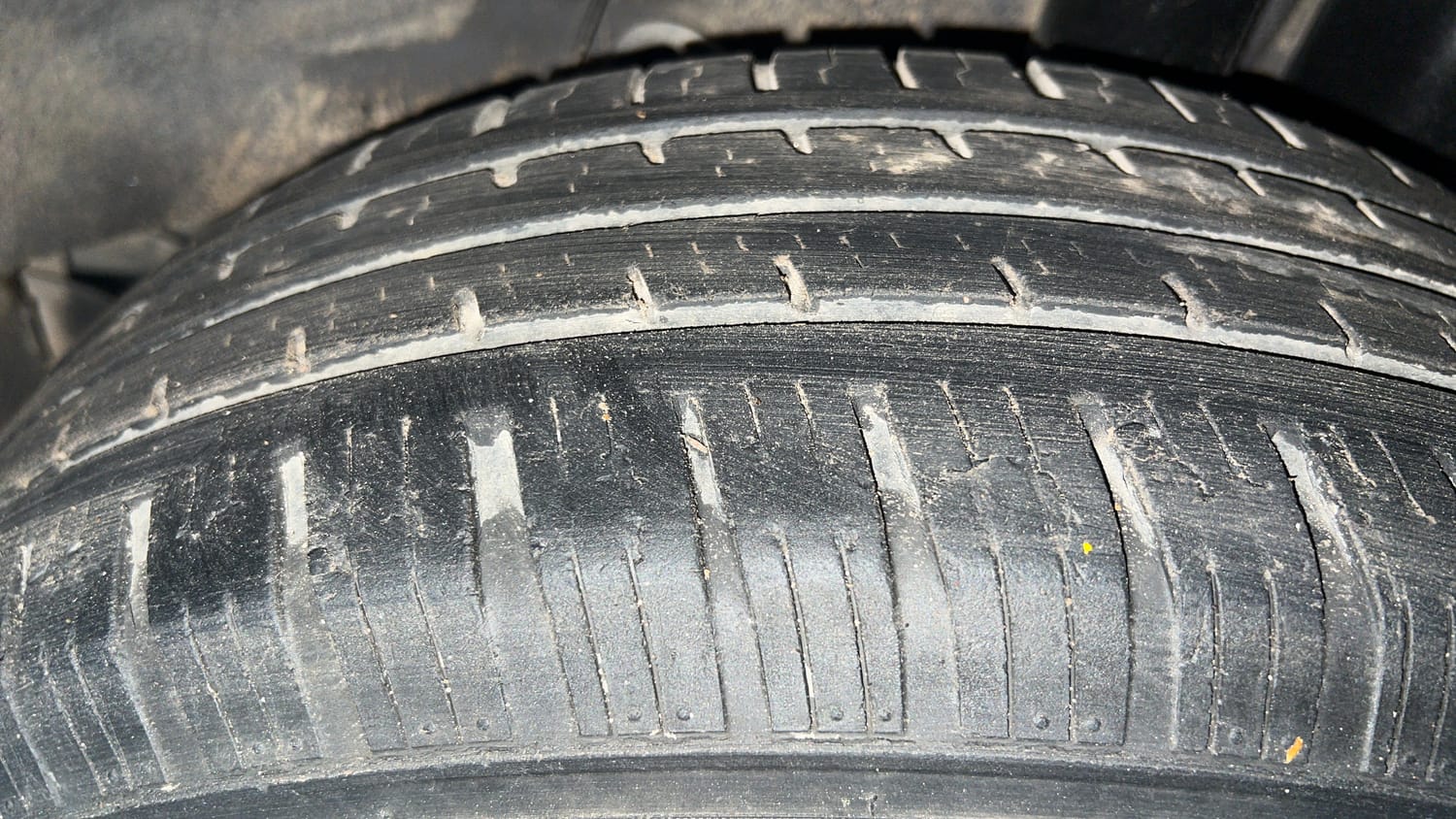 Used 2018 Hyundai Elite i20 Magna Executive 1.2 Petrol Manual tyres LEFT REAR TYRE TREAD VIEW