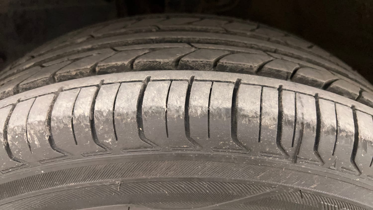 Used 2016 Mahindra KUV100 K6 6 STR Petrol Manual tyres LEFT FRONT TYRE TREAD VIEW