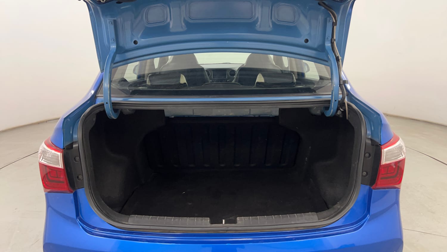 Used 2019 Hyundai Xcent SX (O)CRDi Diesel Manual interior DICKY INSIDE VIEW