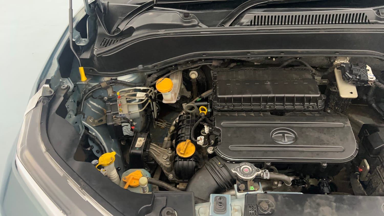 Used 2022 Tata Punch Accomplished MT Petrol Manual engine ENGINE RIGHT SIDE VIEW
