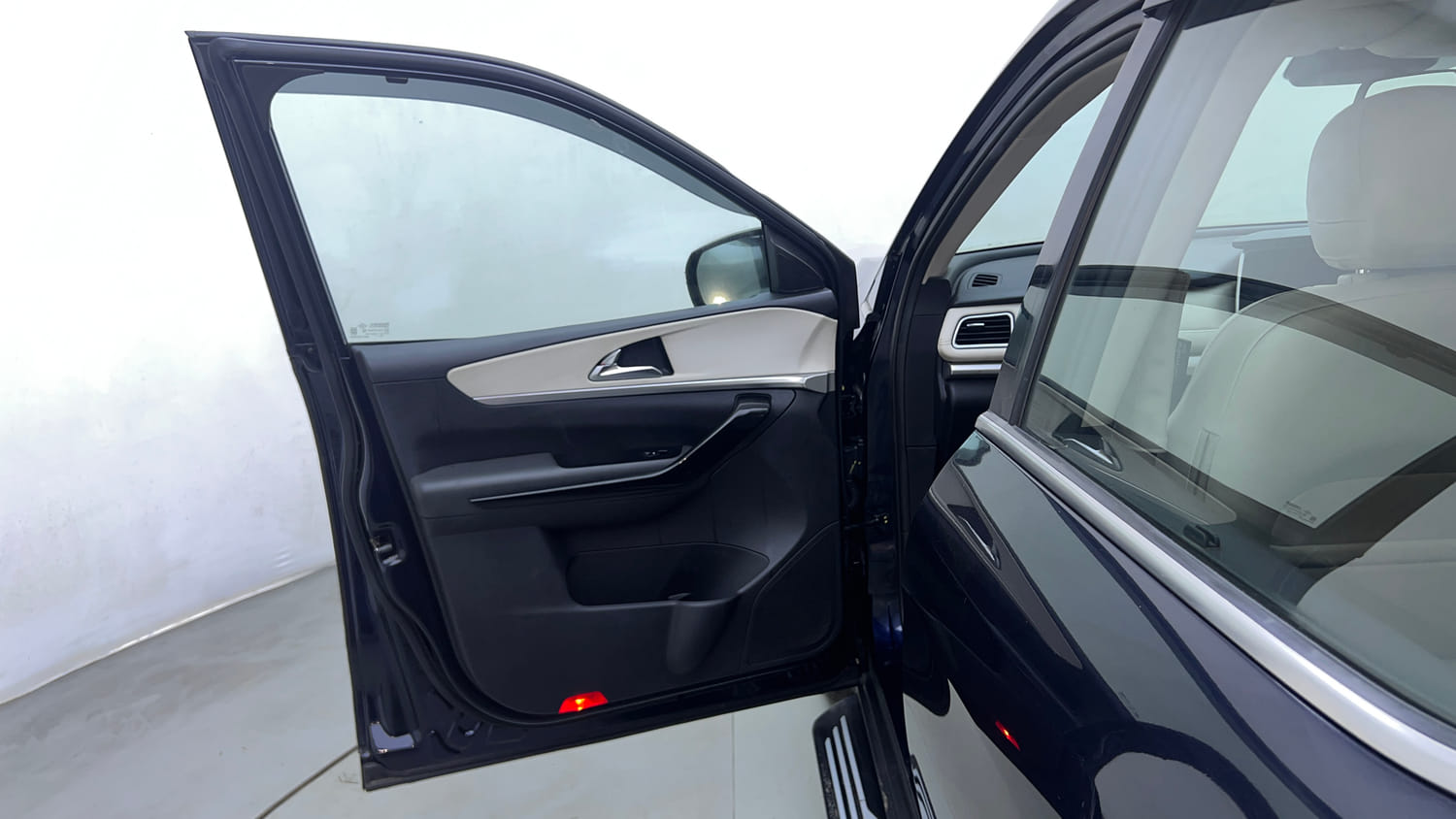 Used 2023 Mahindra XUV700 AX 7 Petrol MT 7 STR Petrol Manual interior LEFT FRONT DOOR OPEN VIEW