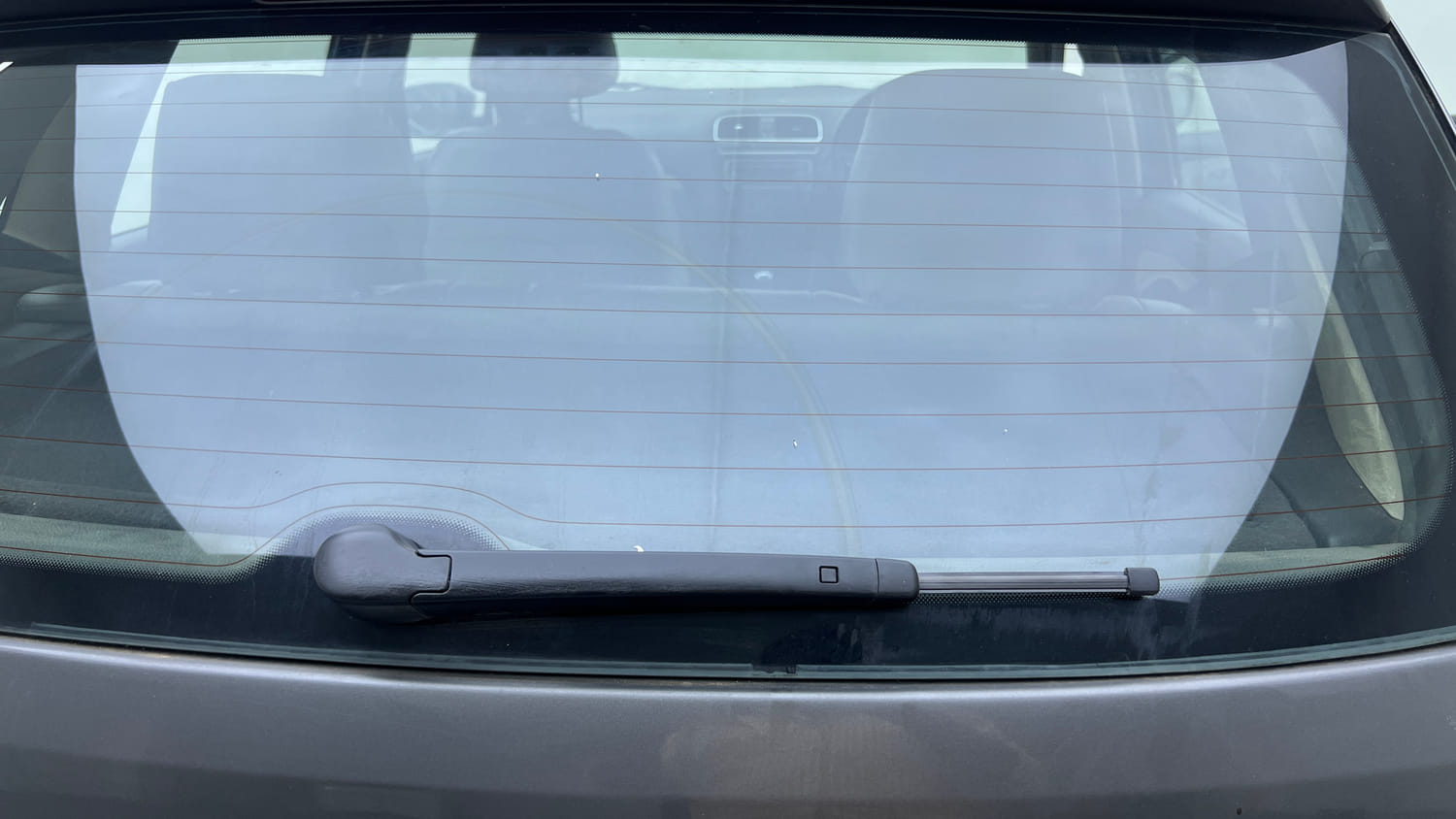 Used 2013 Volkswagen Polo Highline1.2L (P) Petrol Manual top_features Rear wiper