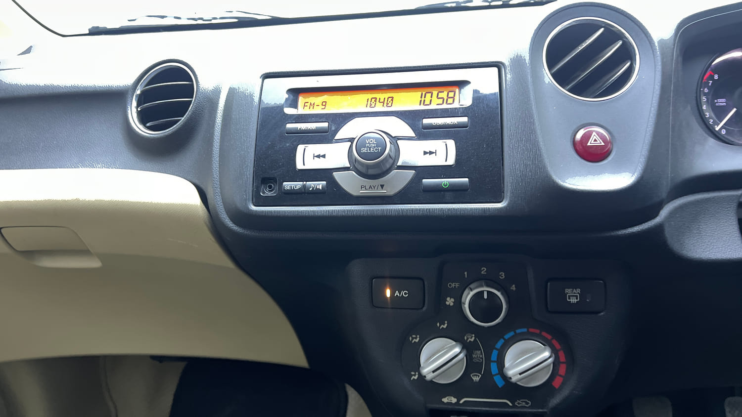 Used 2015 Honda Brio S MT Petrol Manual interior MUSIC SYSTEM & AC CONTROL VIEW