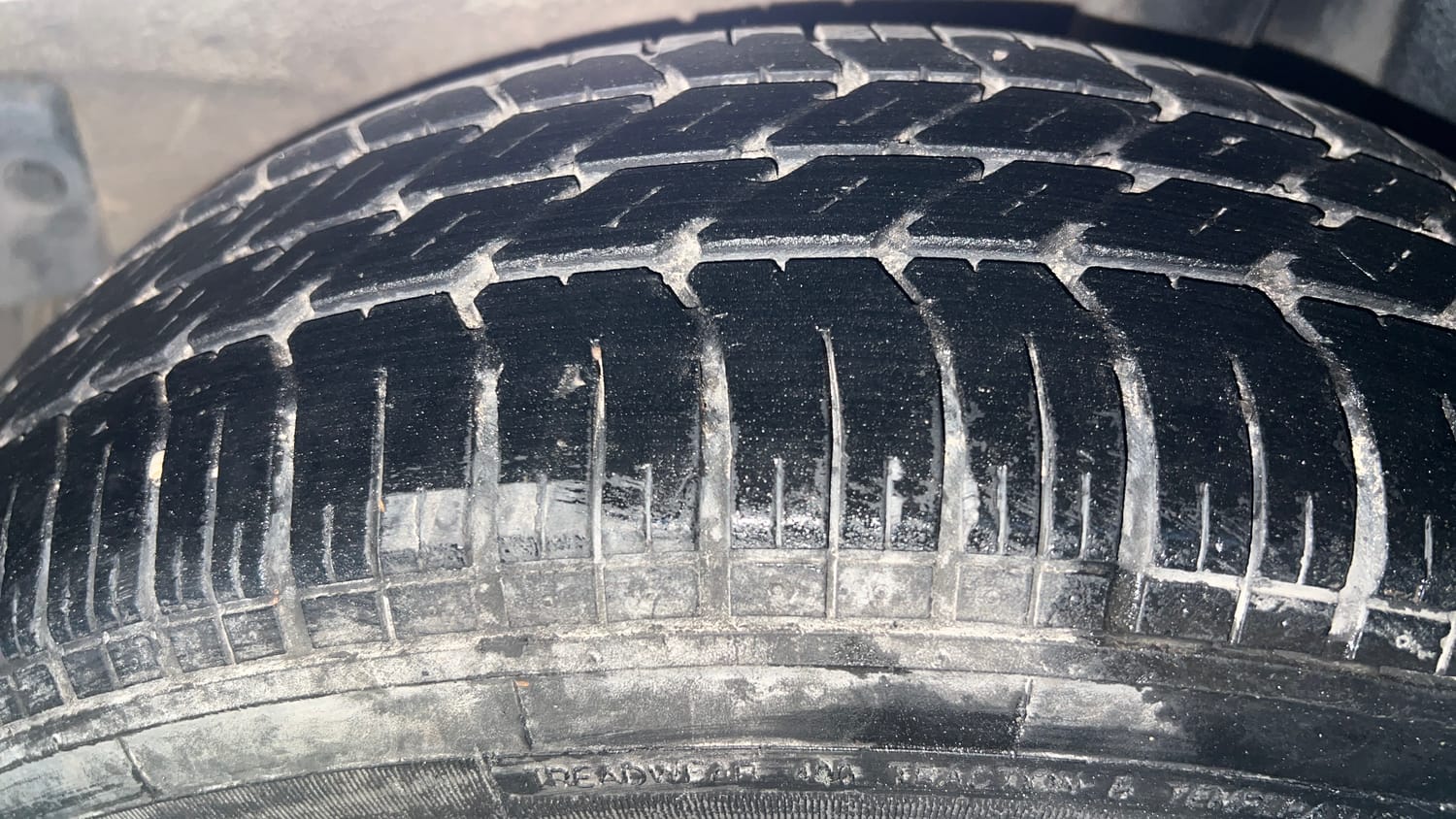 Used 2015 Maruti Suzuki Ritz Lxi BS-IV Petrol Manual tyres LEFT REAR TYRE TREAD VIEW