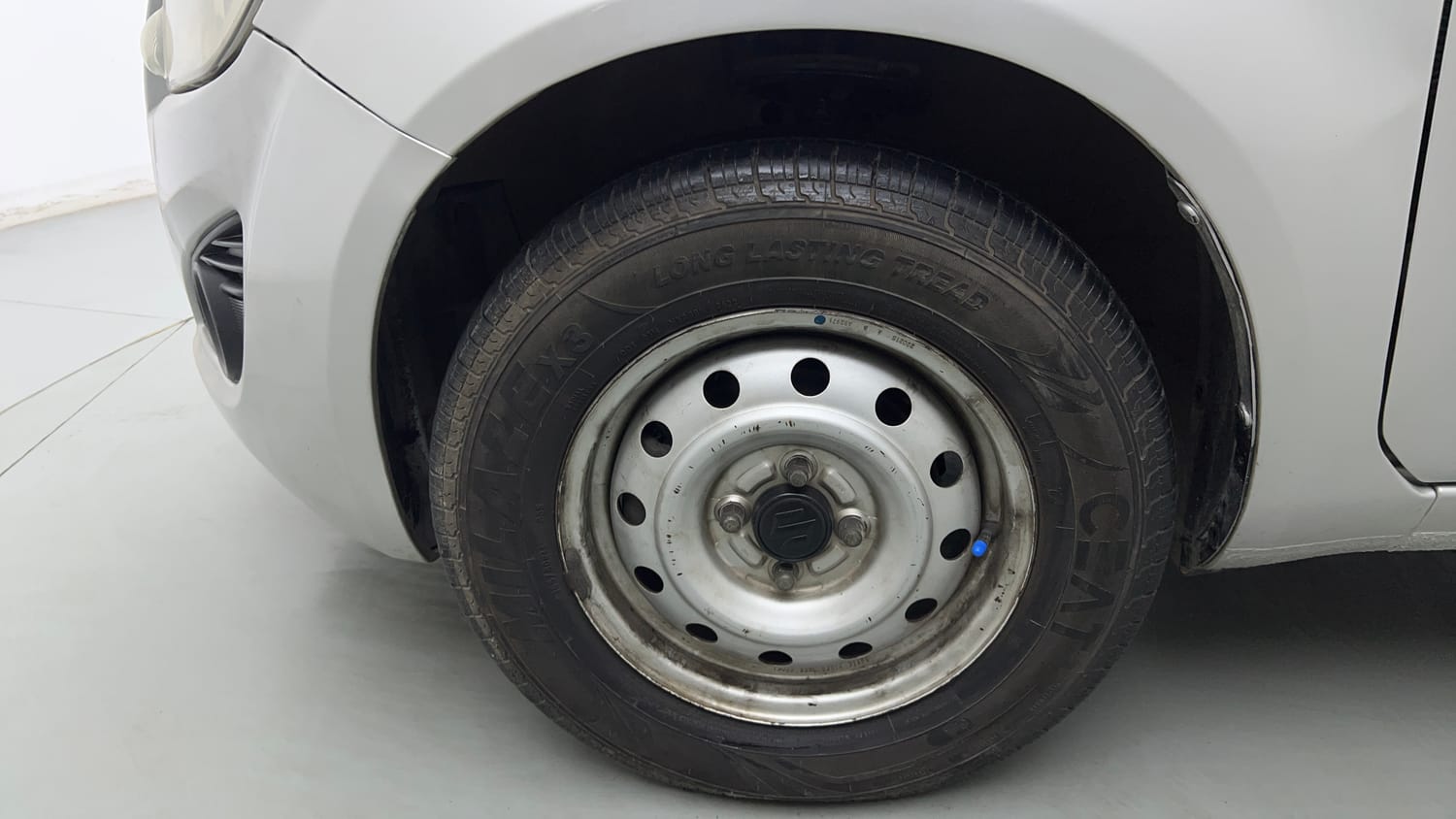 Used 2015 Maruti Suzuki Ritz Lxi BS-IV Petrol Manual tyres LEFT FRONT TYRE RIM VIEW