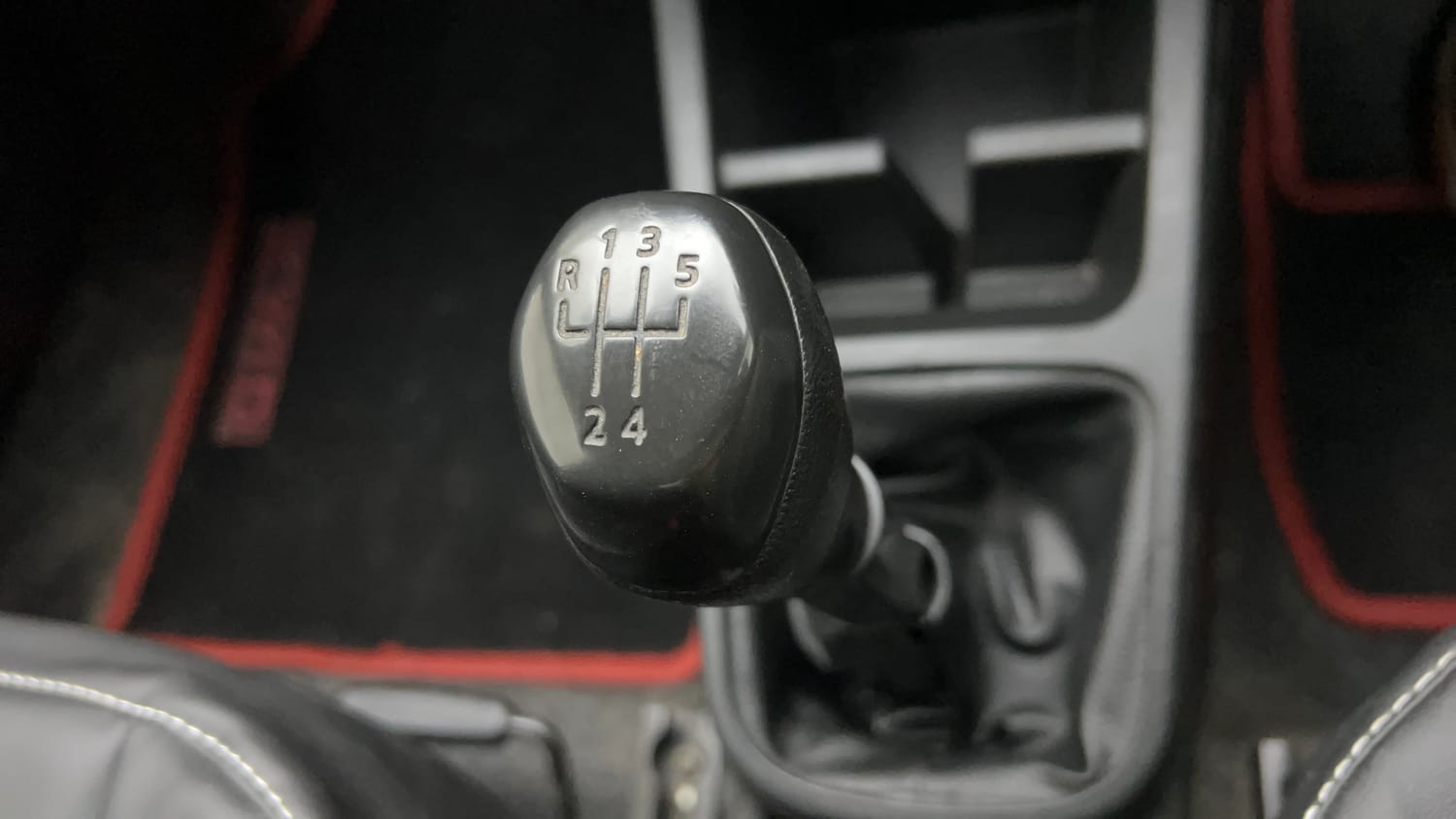 Used 2021 Renault Kwid RXL 1.0 MT Petrol Manual interior GEAR  KNOB VIEW