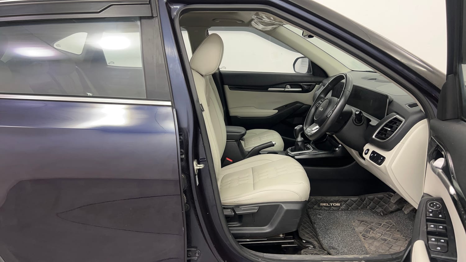 Used 2023 Kia Seltos HTX 1.5 Petrol Manual interior RIGHT SIDE FRONT DOOR CABIN VIEW