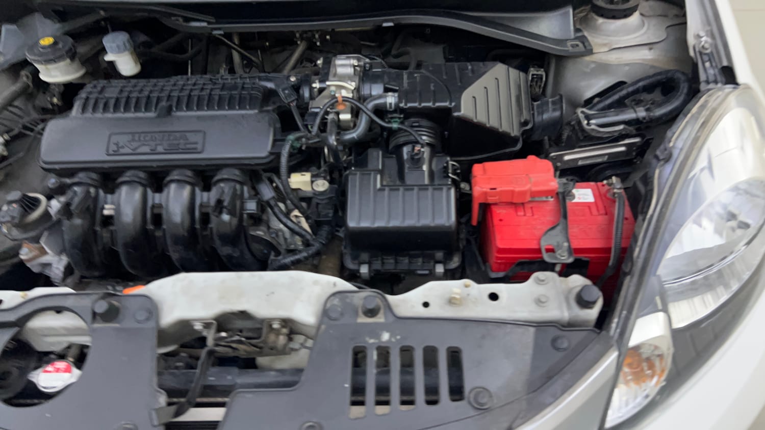 Used 2015 Honda Mobilio S Petrol Petrol Manual engine ENGINE LEFT SIDE VIEW