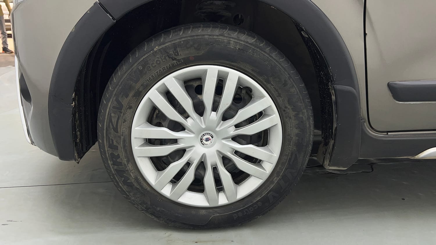 Used 2024 Maruti Suzuki Wagon R VXI 1.0 Petrol Manual tyres LEFT FRONT TYRE RIM VIEW