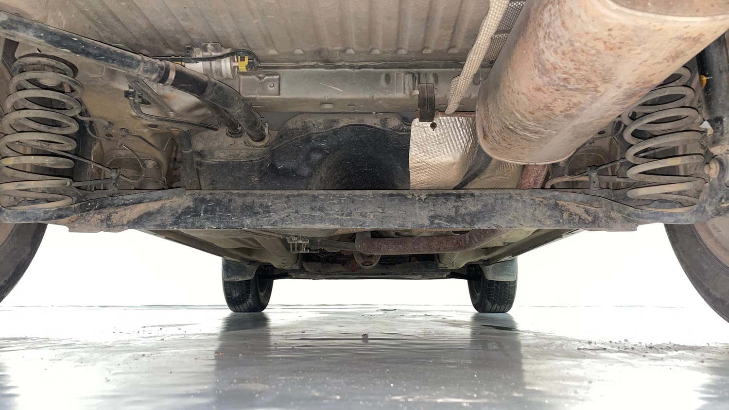 Used 2015 Ford EcoSport Titanium 1.5L Ti-VCT AT Petrol Automatic extra REAR UNDERBODY VIEW (TAKEN FROM REAR)