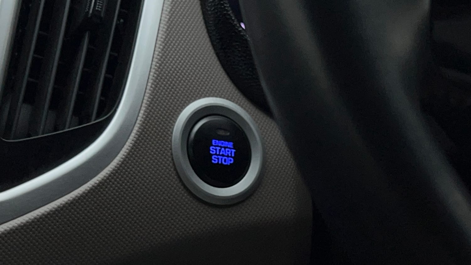 Used 2018 Hyundai Creta SX 1.6 AT CRDi Diesel Automatic top_features Keyless start