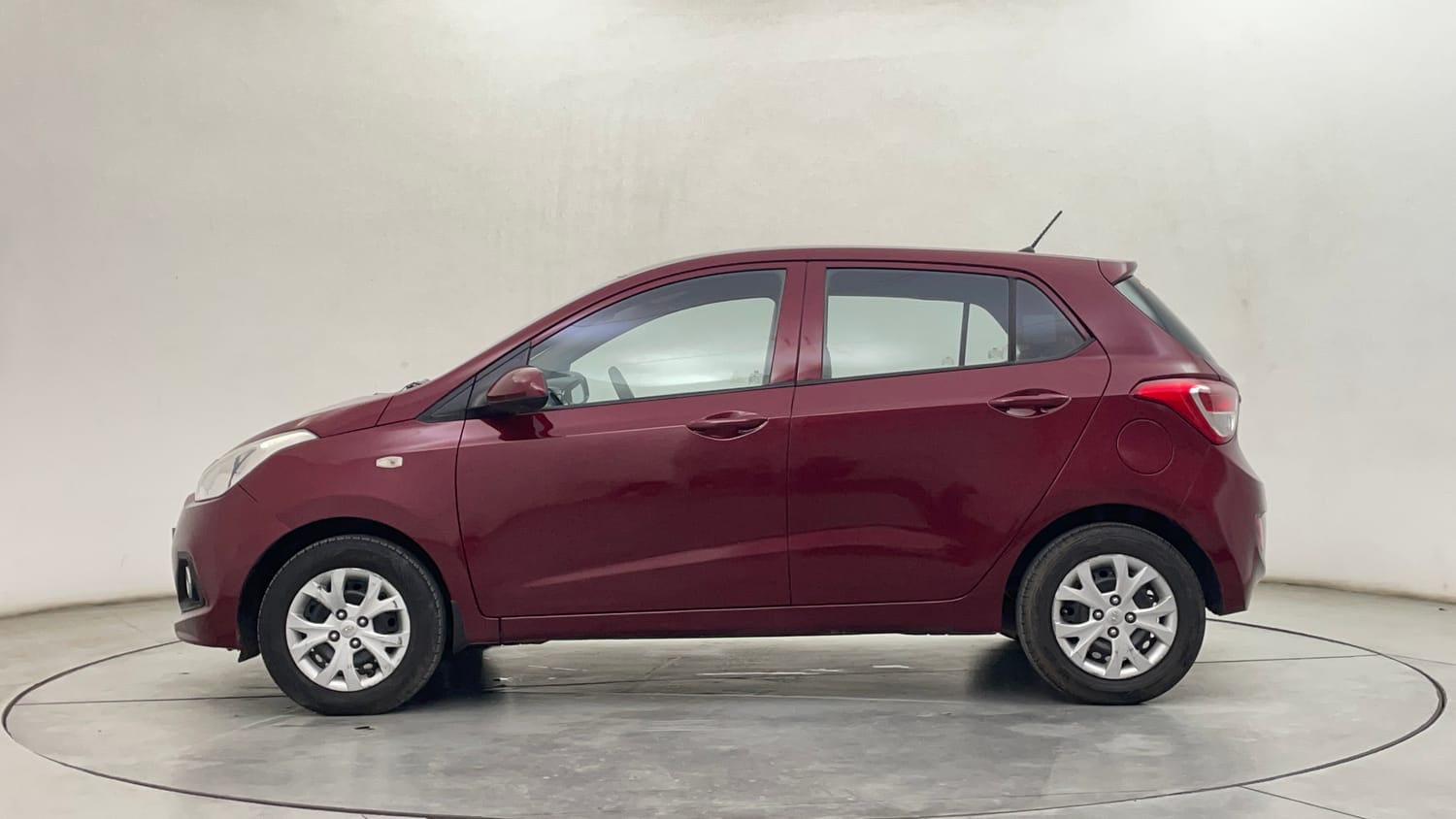 Used 2014 Hyundai Grand i10 Magna 1.2 Kappa VTVT Petrol Manual exterior LEFT SIDE VIEW