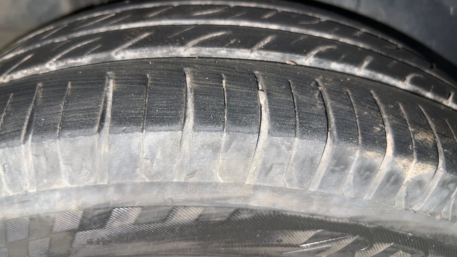 Used 2017 Maruti Suzuki Ciaz Zeta 1.3 Hybrid Diesel Manual tyres RIGHT REAR TYRE TREAD VIEW