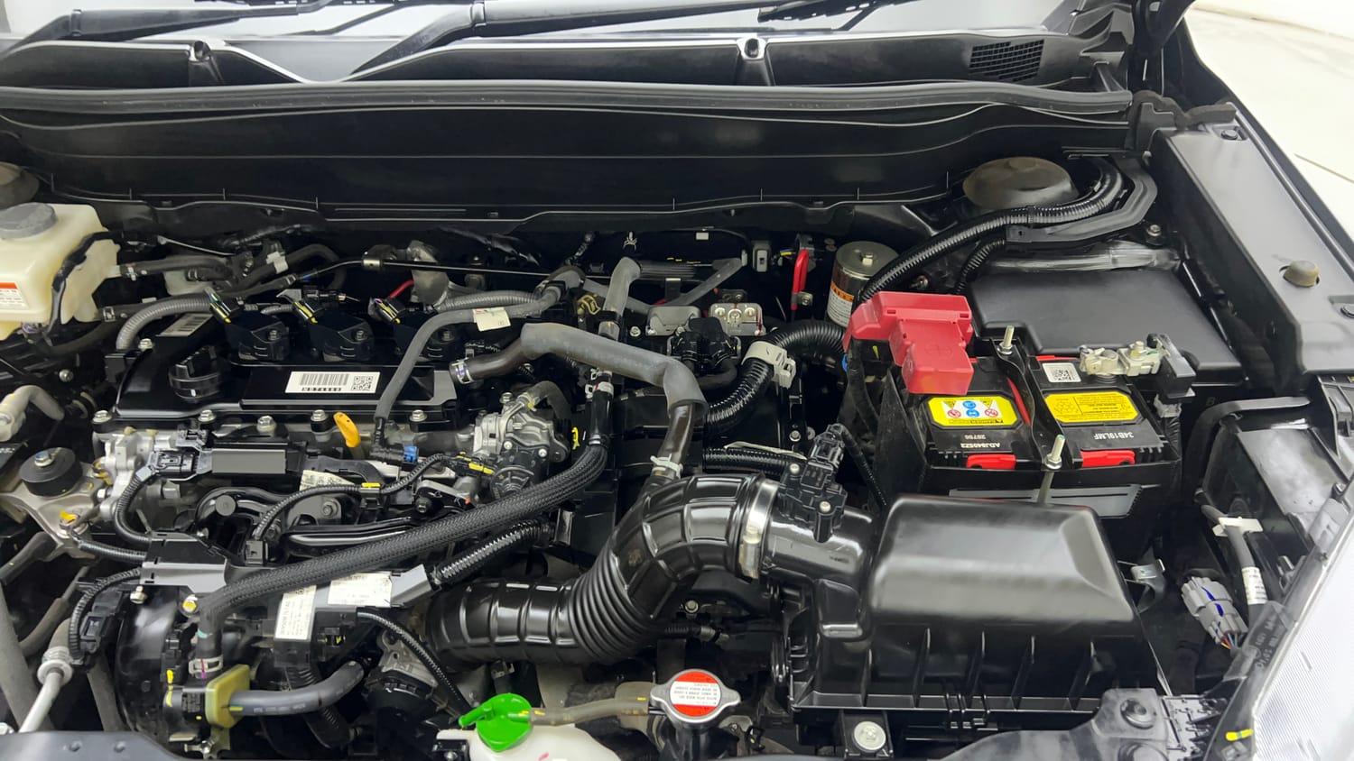 Used 2025 Toyota Urban Cruiser Hyryder V Hybrid Hybrid Automatic engine ENGINE LEFT SIDE VIEW