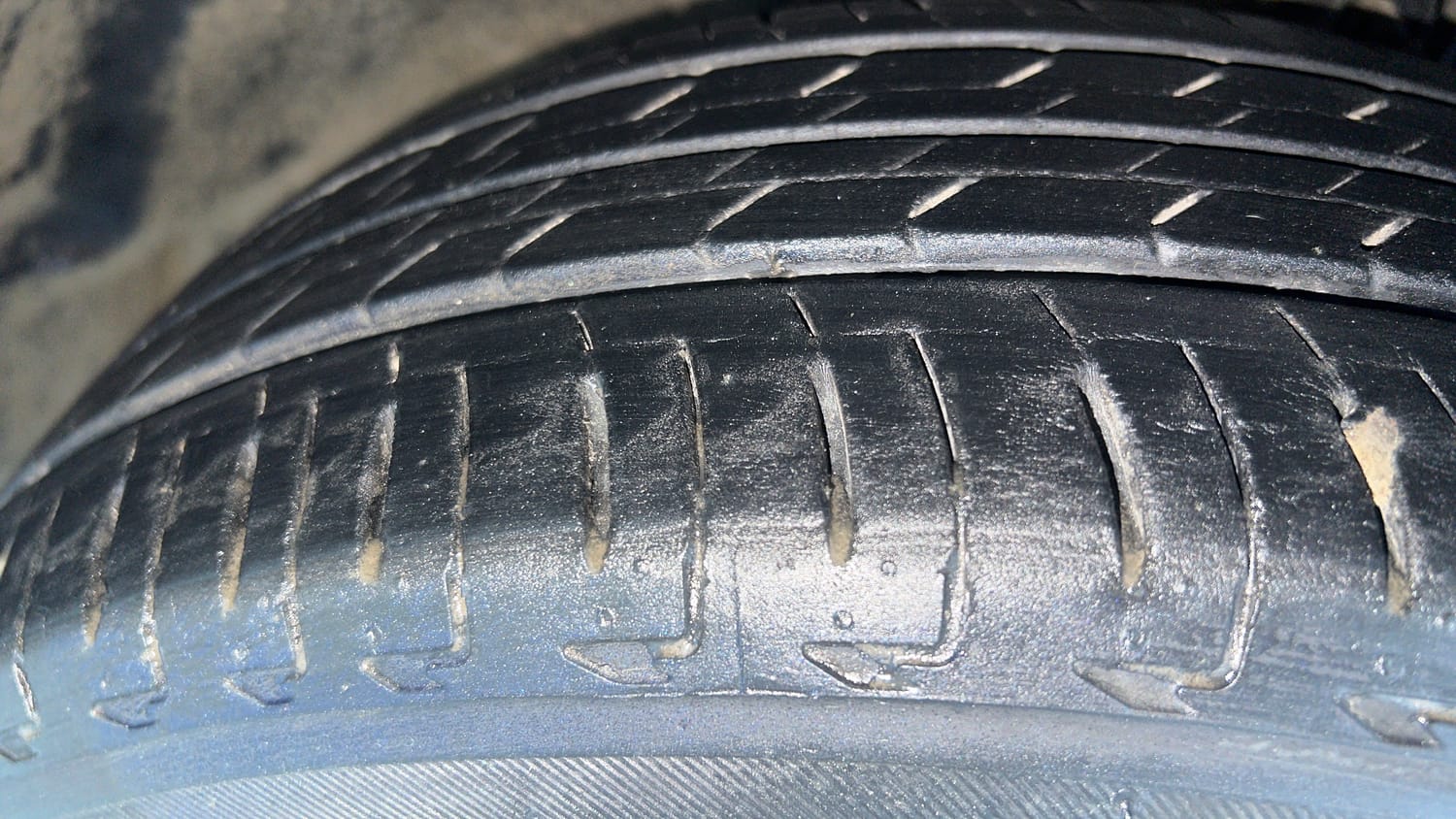 Used 2023 Honda City ZX Petrol MT Petrol Manual tyres RIGHT FRONT TYRE TREAD VIEW