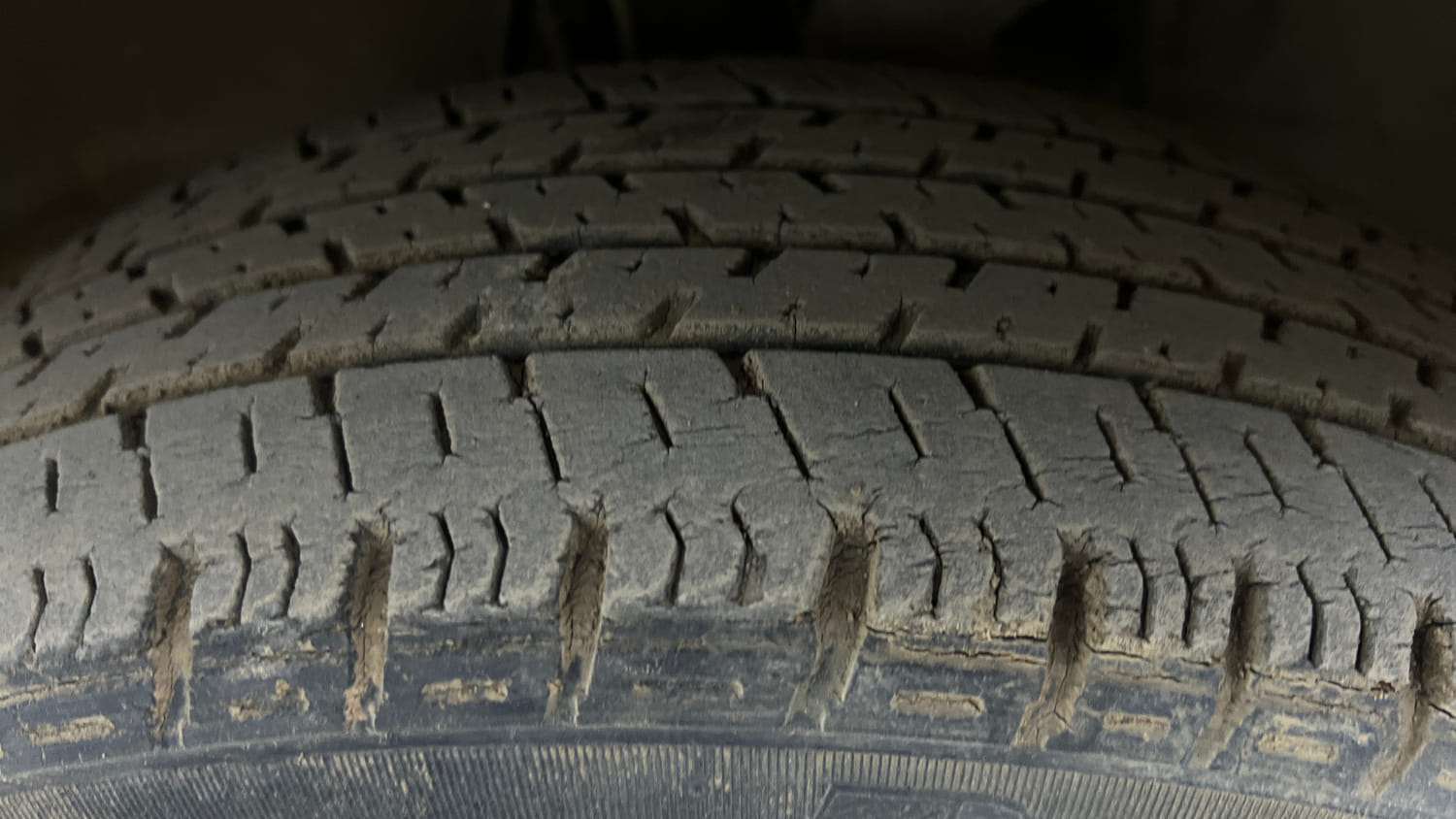 Used 2020 Maruti Suzuki Alto K10 VXi AMT Petrol Automatic tyres LEFT FRONT TYRE TREAD VIEW