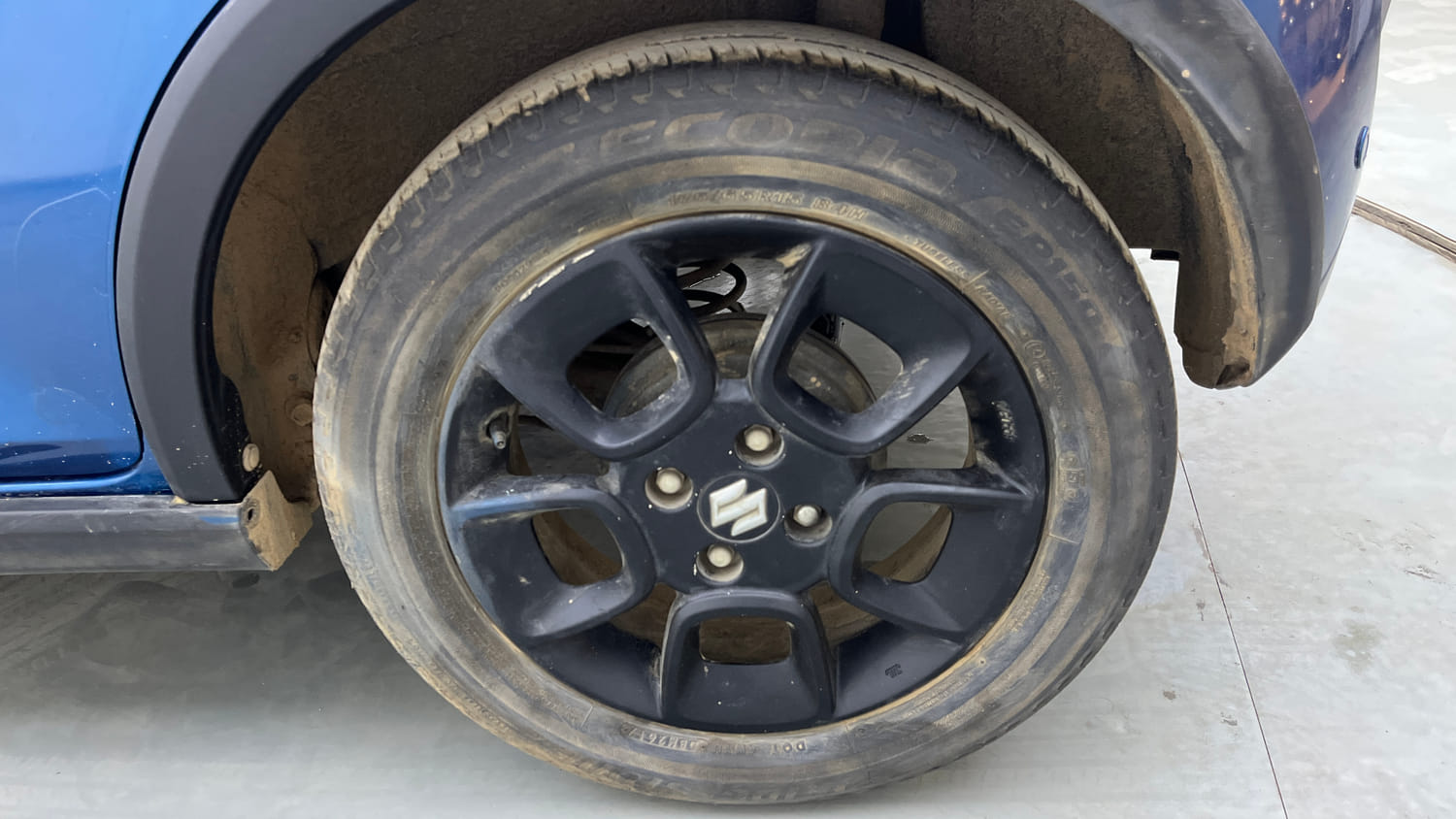 Used 2018 Maruti Suzuki Ignis Zeta 1.2 AMT Petrol Automatic tyres LEFT REAR TYRE RIM VIEW