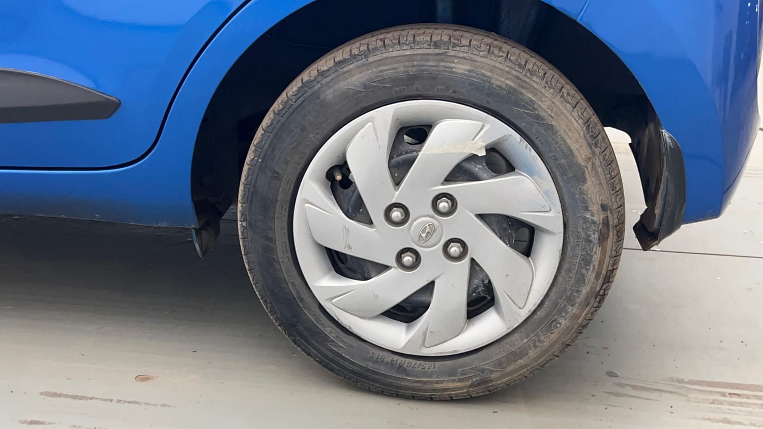 Used 2019 Hyundai Santro Sportz AMT Petrol Automatic tyres LEFT REAR TYRE RIM VIEW