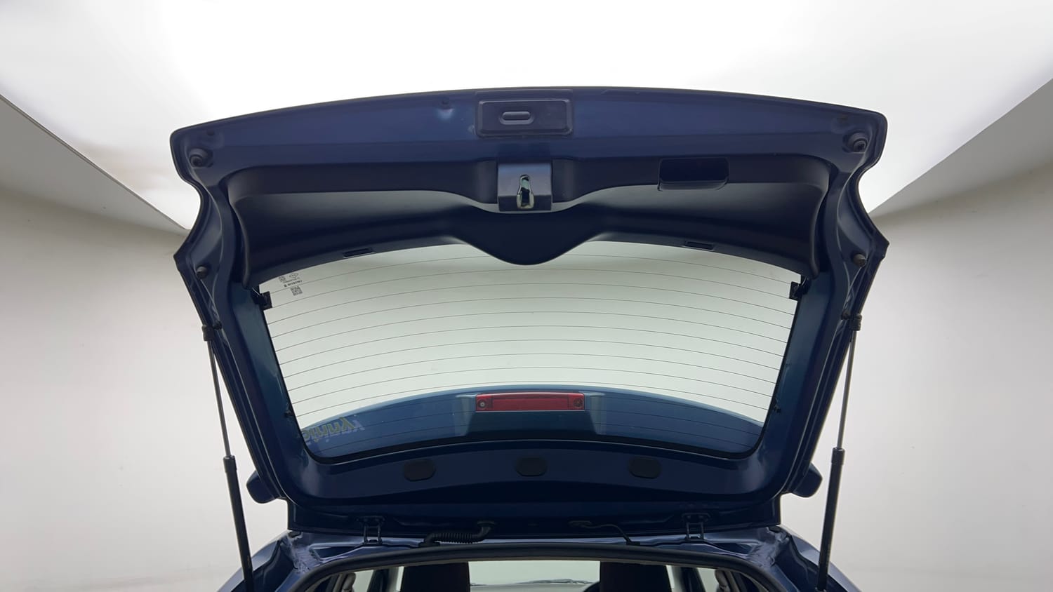 Used 2017 Maruti Suzuki Baleno Delta 1.2 Petrol Manual interior DICKY DOOR OPEN VIEW