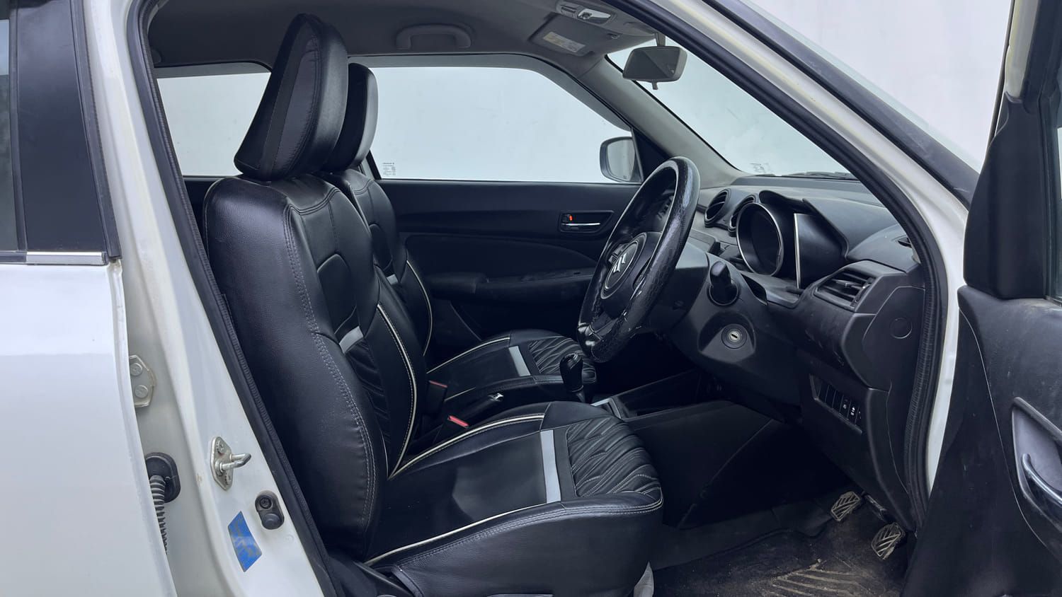 Used 2024 Maruti Suzuki Swift VXi Petrol Manual interior RIGHT SIDE FRONT DOOR CABIN VIEW