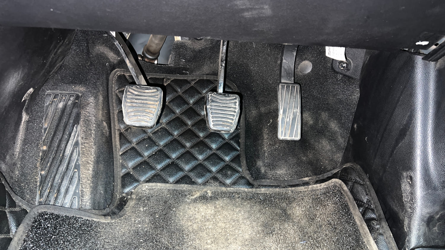 Used 2023 Mahindra XUV700 AX 7 Petrol MT 7 STR Petrol Manual interior PEDALS VIEW