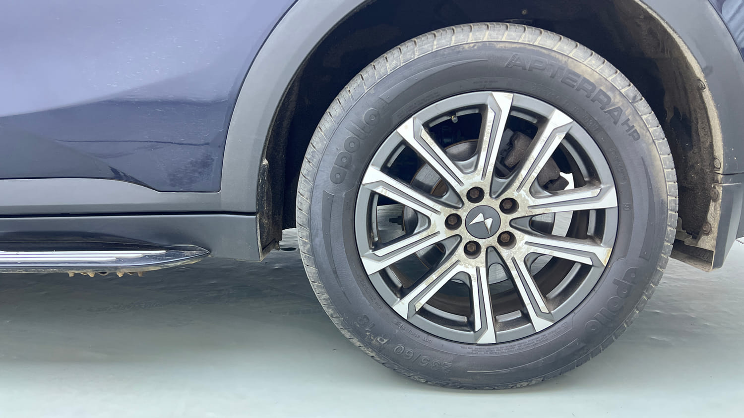 Used 2023 Mahindra XUV700 AX 7 Petrol MT 7 STR Petrol Manual tyres LEFT REAR TYRE RIM VIEW