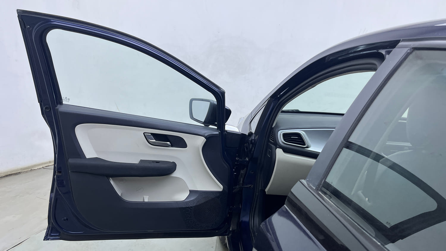 Used 2022 Tata Altroz XZA Petrol Petrol Automatic interior LEFT FRONT DOOR OPEN VIEW