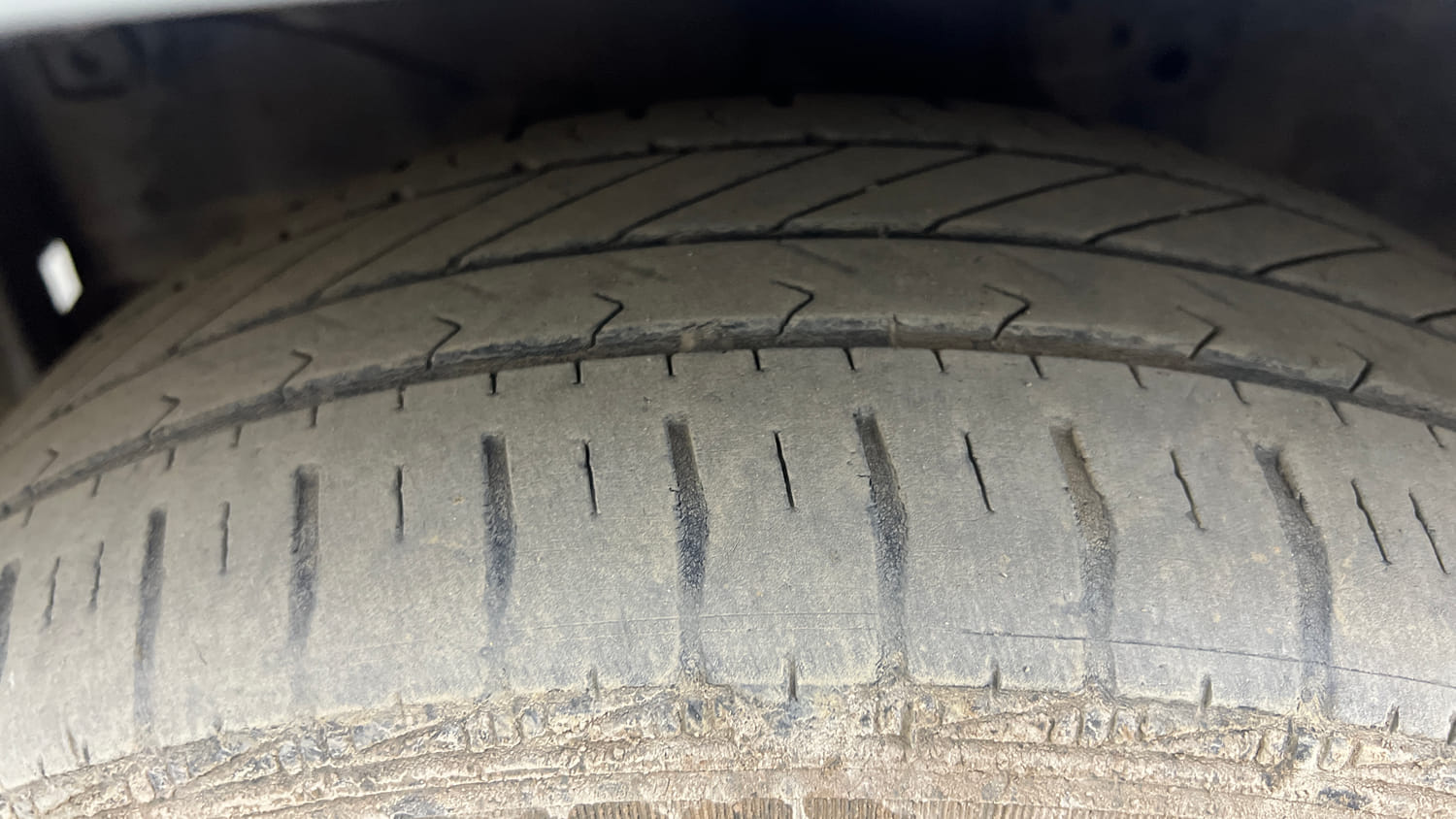 Used 2015 Honda Brio S MT Petrol Manual tyres LEFT FRONT TYRE TREAD VIEW