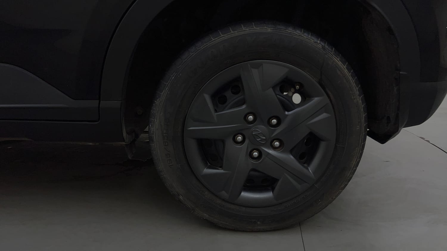 Used 2023 Hyundai Venue SX 1.2 Petrol Petrol Manual tyres LEFT REAR TYRE RIM VIEW