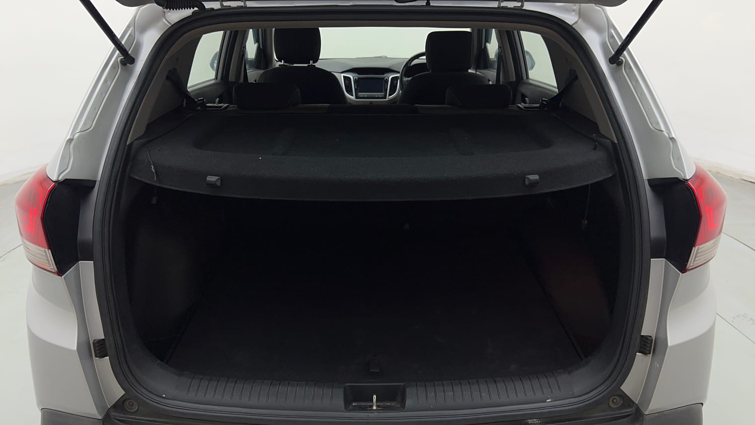 Used 2018 Hyundai Creta SX 1.6 AT CRDi Diesel Automatic interior DICKY INSIDE VIEW